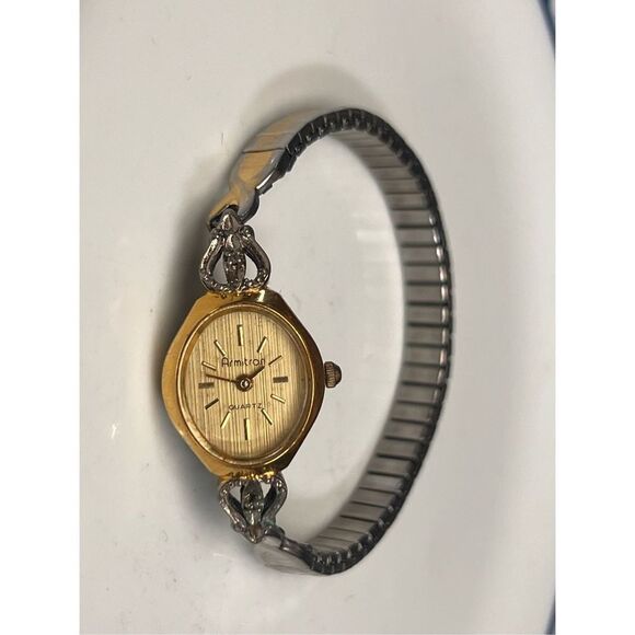 Vintage Armitron Gold Tone Stainless Steel Adjustable Stretchy Women’s Watch main image 4